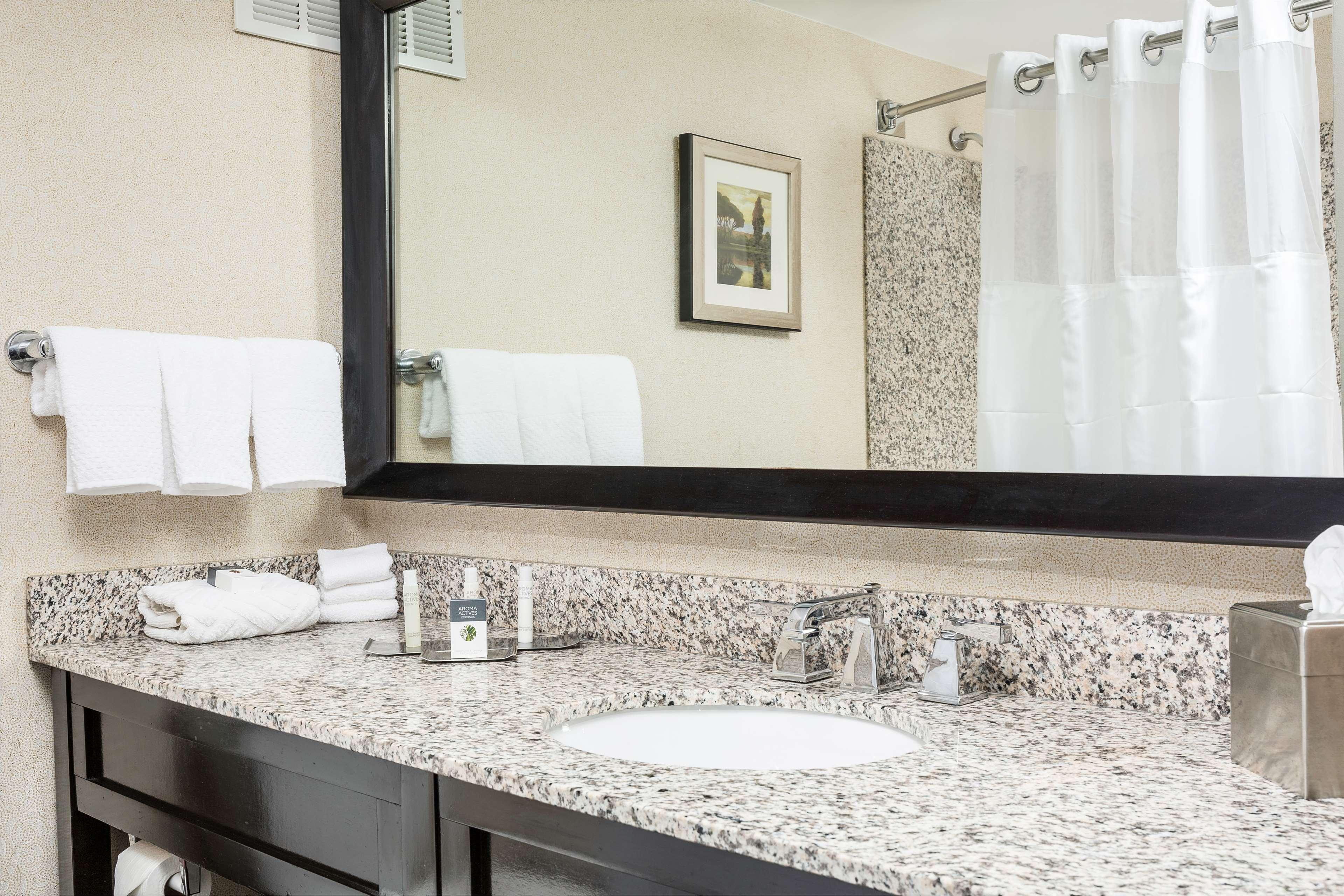 Doubletree By Hilton Hotel Wilmington Exteriör bild