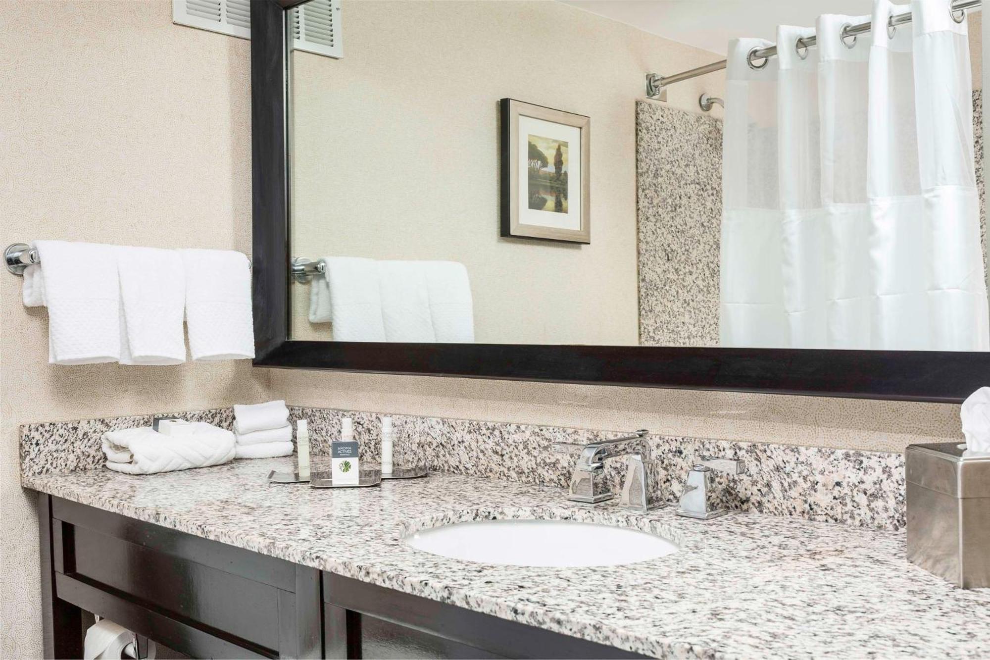 Doubletree By Hilton Hotel Wilmington Exteriör bild